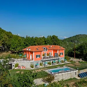  Alloggio per agriturismo Cascina Trevo